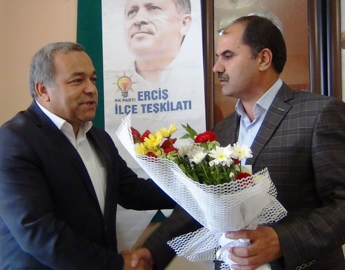 AK Parti Erciş İlçe Başkanlığı\'nda Görev Değişimi