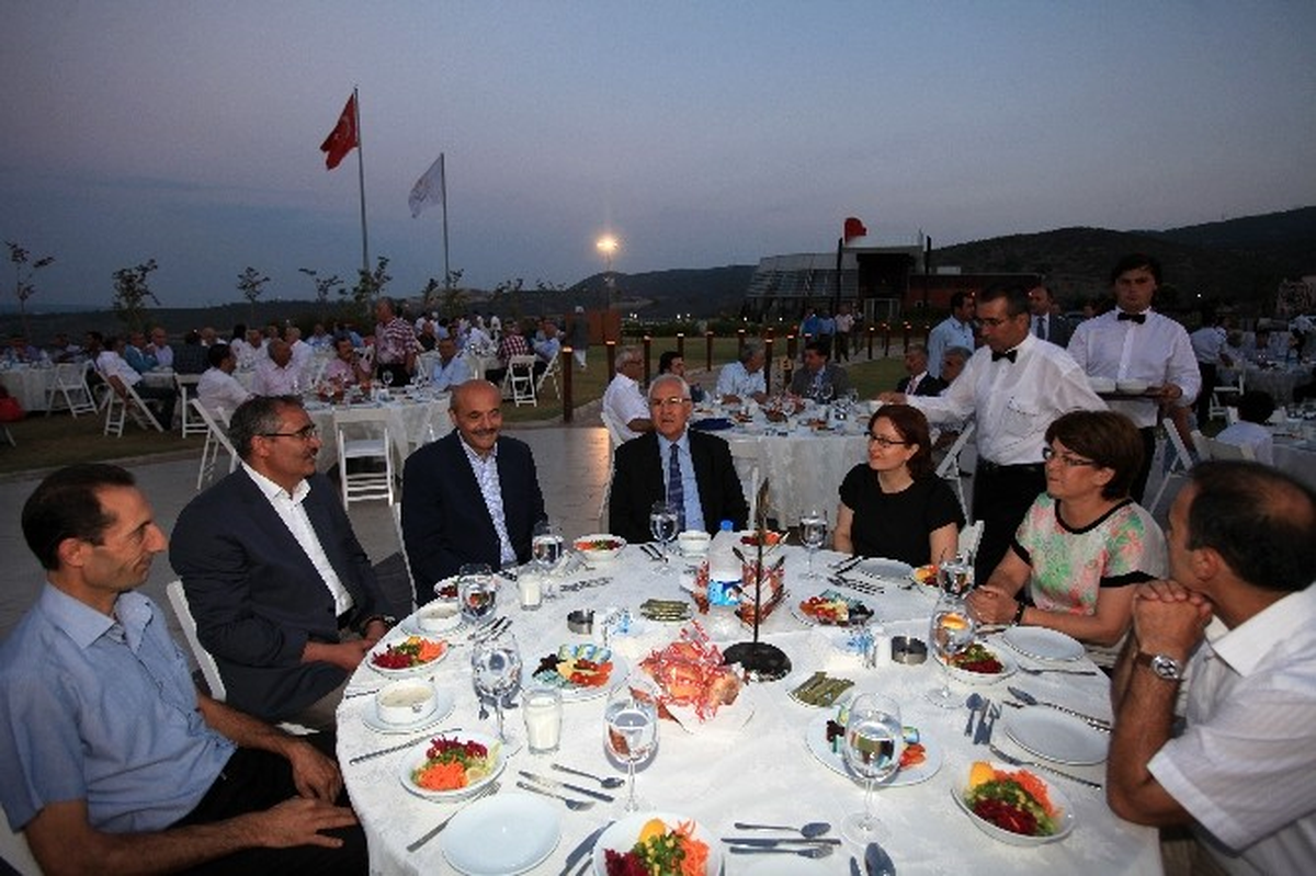 Başkan Selvitopu\'ndan Barış ve Kardeşlik Mesajı