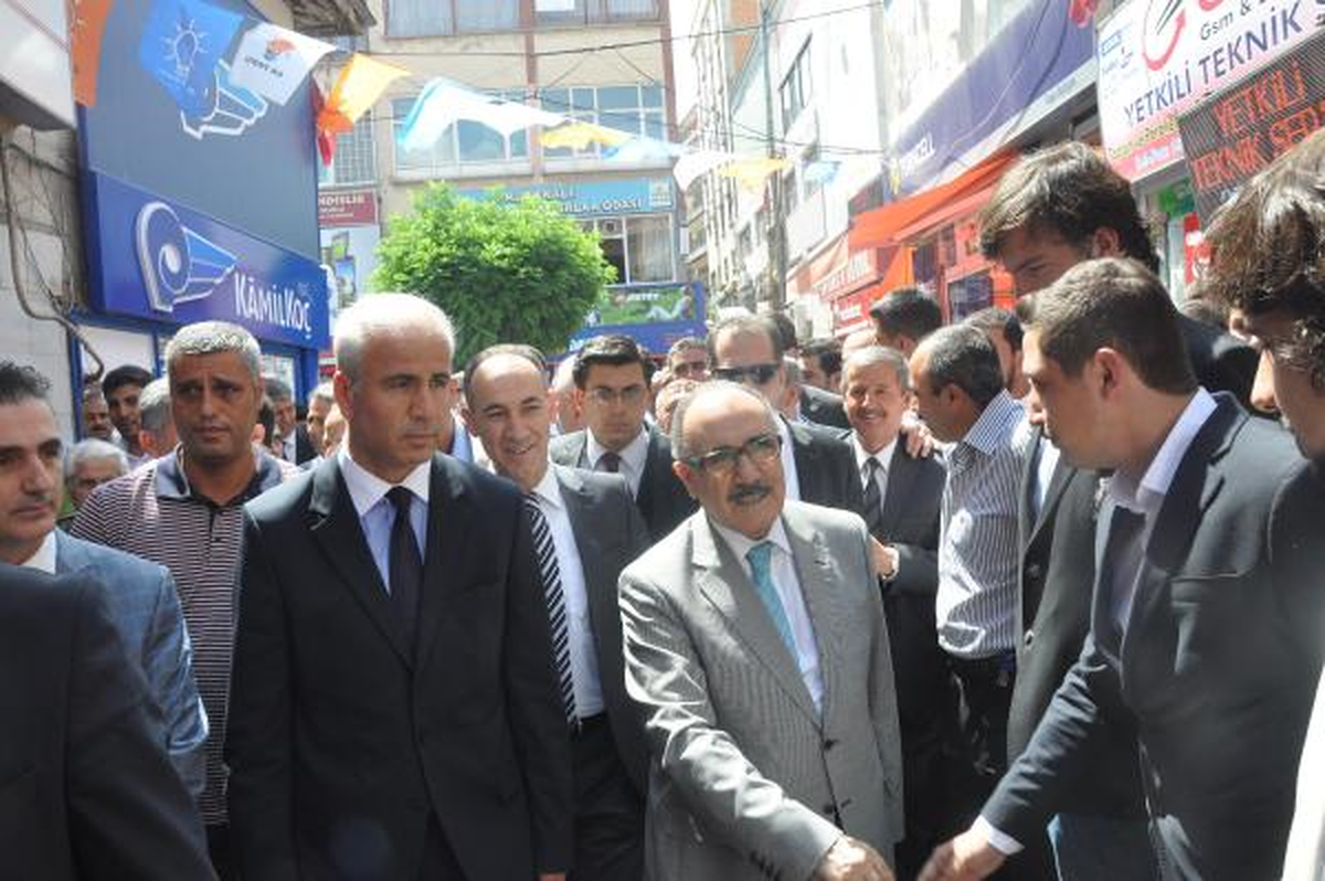 Beşir Atalay: Muhalefetin Çatısı Çökecek
