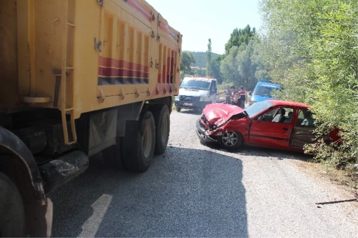 Beyşehir\'de Trafik Kazası: 2 Yaralı