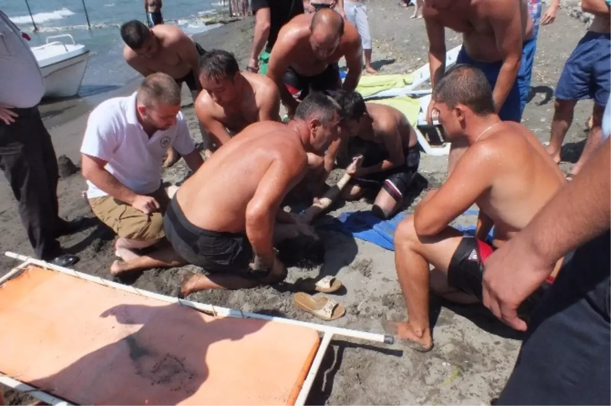 Boğulma Tehlikesi Atlatan Genci Cankurtaran Hayata Döndürdü