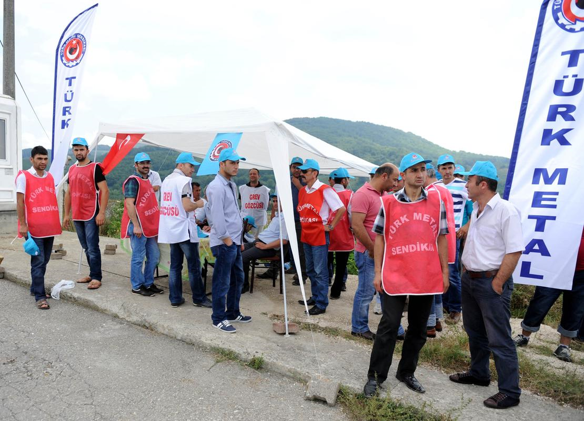 Düzce\'de Fabrika İşçileri Grev Kararı Aldı