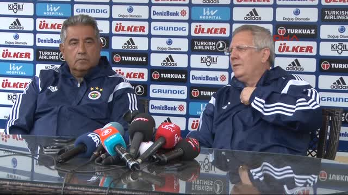 Fenerbahçe Kulübü Başkanı Aziz Yıldırım Takımın Kamp Yaptığı Topuk Yaylasında Basın Mensupları ile...