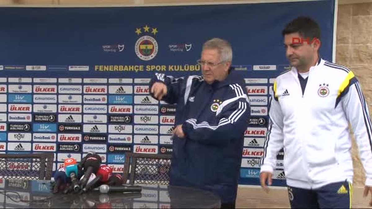 Fenerbahçe'nin Yeni Sezon Formasını İlk Olarak Başkan Aziz Yıldırım Giydi