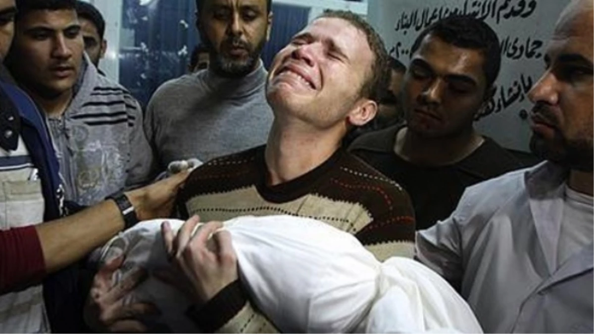 Gazze\'de Ölenler İçin Gıyabi Cenaze Namazı Kılındı