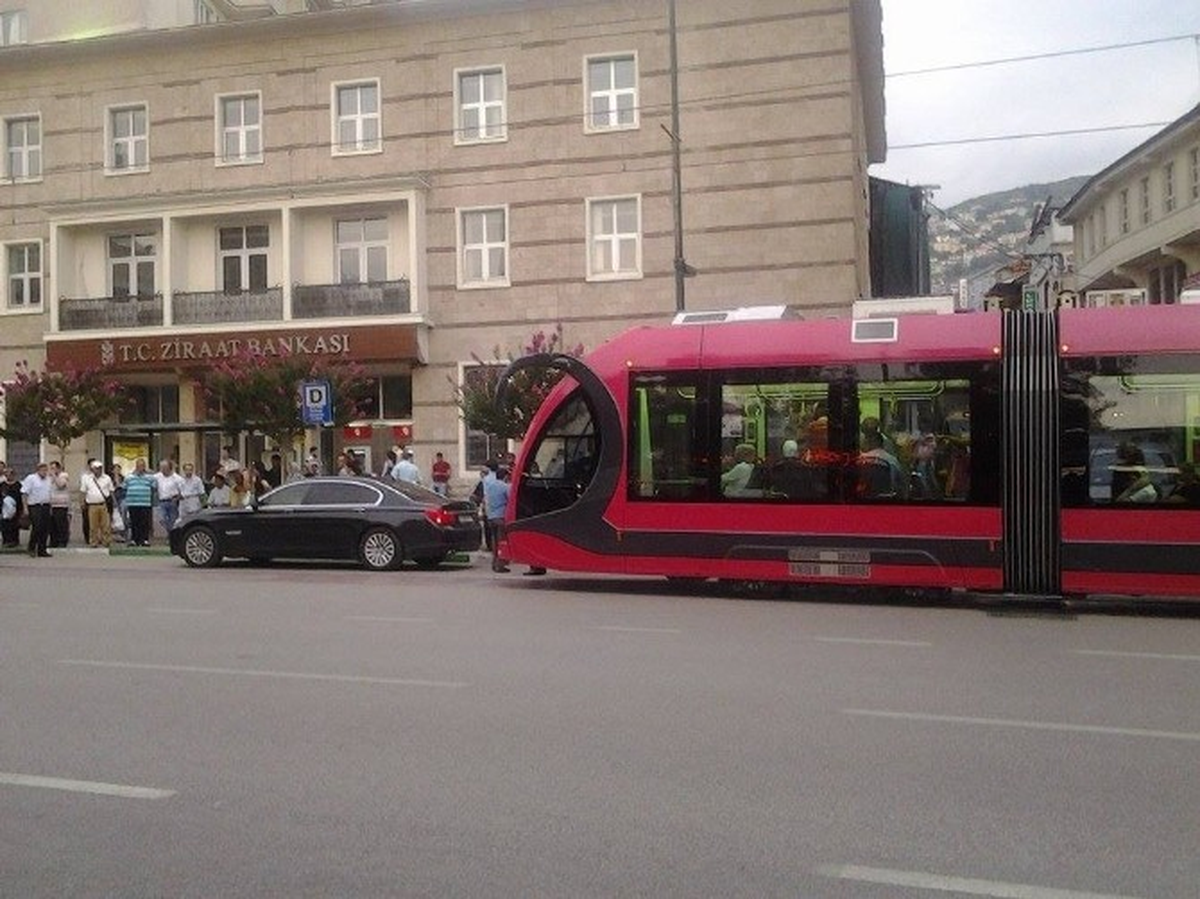 İpek Böceğine Park Engeli