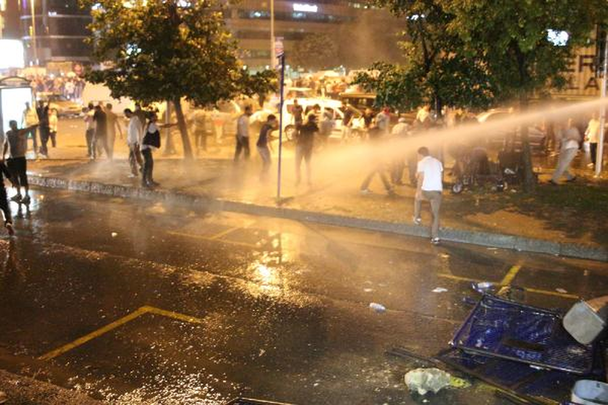 İsrail Başkonsolosluğu Önünde Polis Müdahalesi