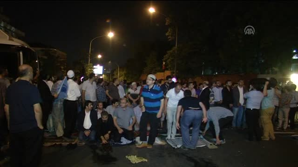 İsrail Büyükelçiliği konutu önünde protesto -