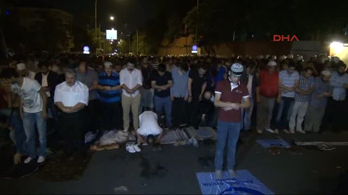 Ankara\'da İsrail Büyükelçisi Konutunu Taş Yağmuruna Tuttular
