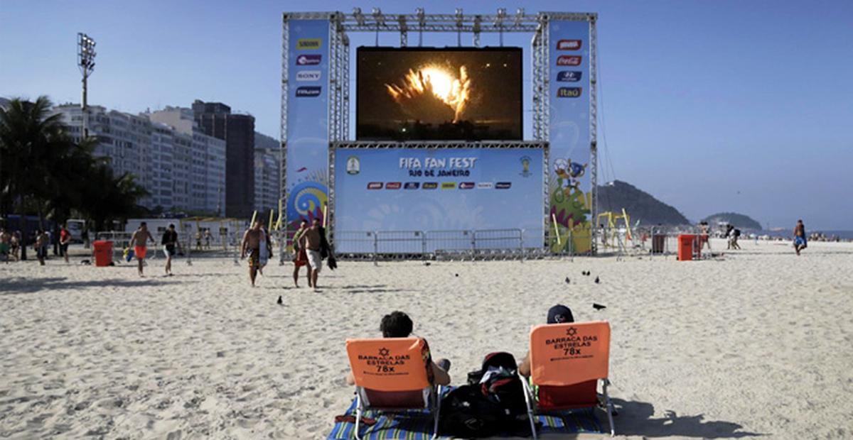 İsrail, Gazze Katliamını Dev Ekranda İzletecek