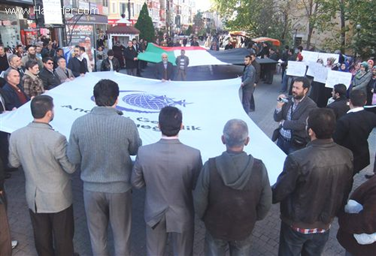 İsrail\'in Gazze Saldırılarının Protesto Edilmesi