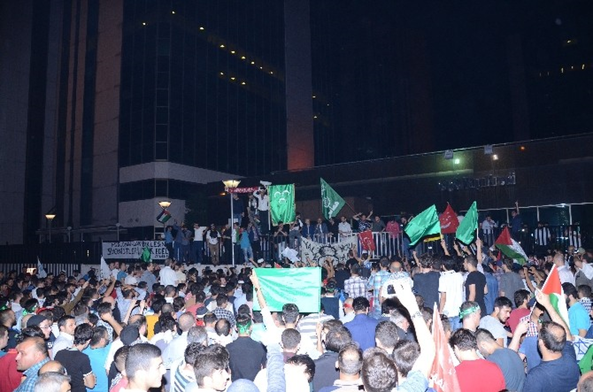 İsrail Konsolosluğu Önündeki Gerginlik Sürüyor