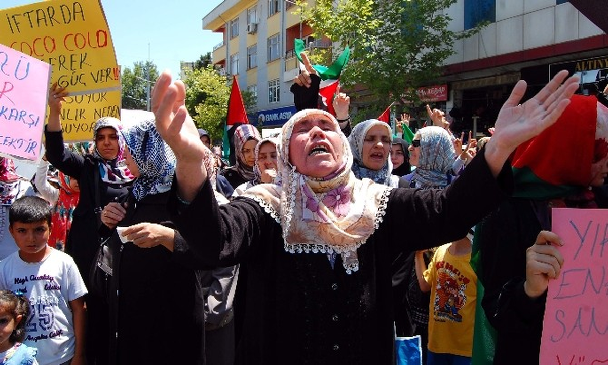 İsrail Protestosunda Öfke ve Gözyaşı