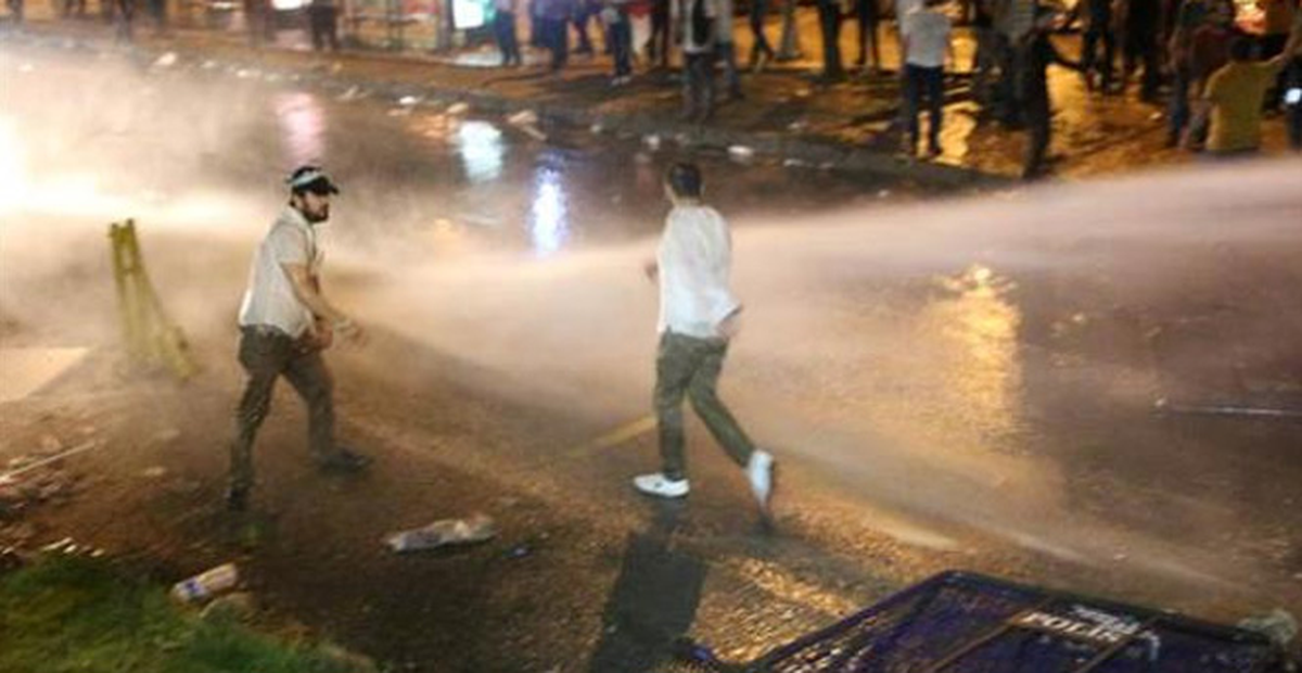 İstanbul\'da İsrail Protestosuna Polis Müdahale Etti