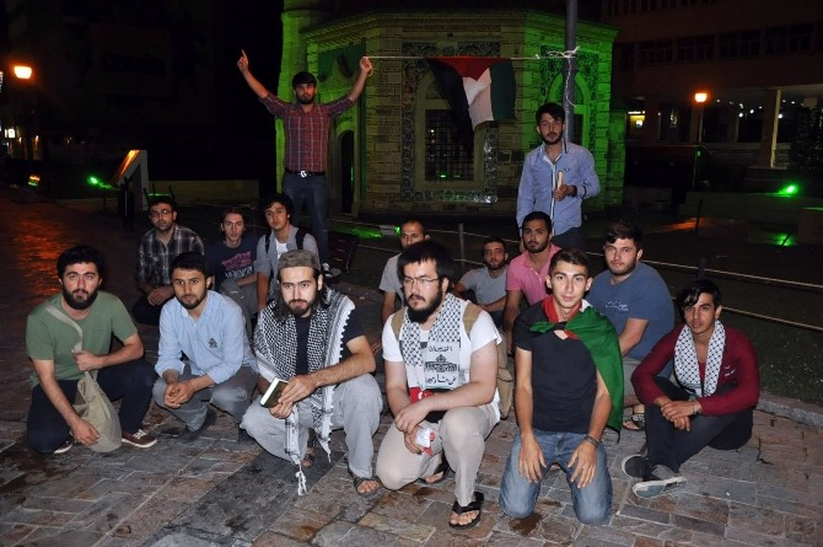 İzmir\'de İsrail Protestosu