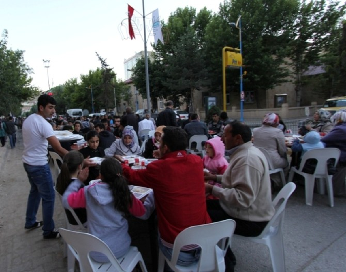 Kardeşlik ve Dayanışma İçin Ramazan Sofrası…