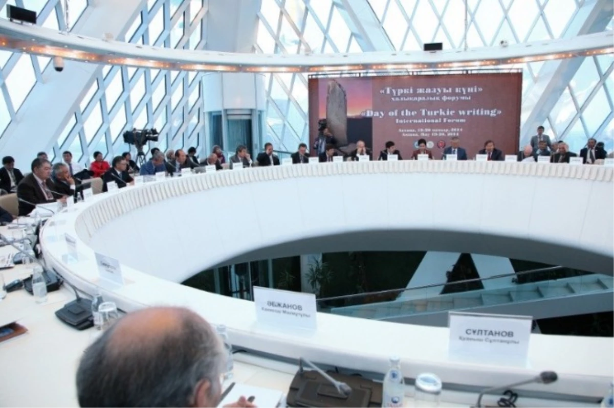 Kazakistan\'da Türk Yazı Günü Uluslararası Forumu Gerçekleştirildi