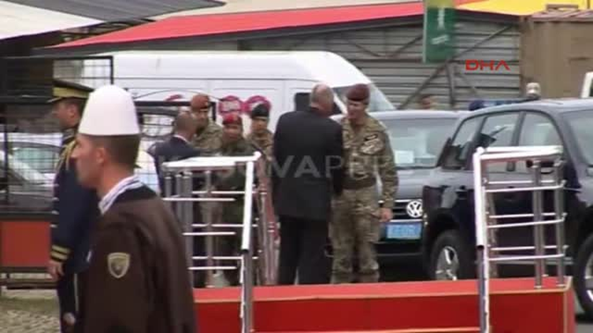 Kosova Güvenlik Gücü\'nde Yeni Üniforma Tartışmaları