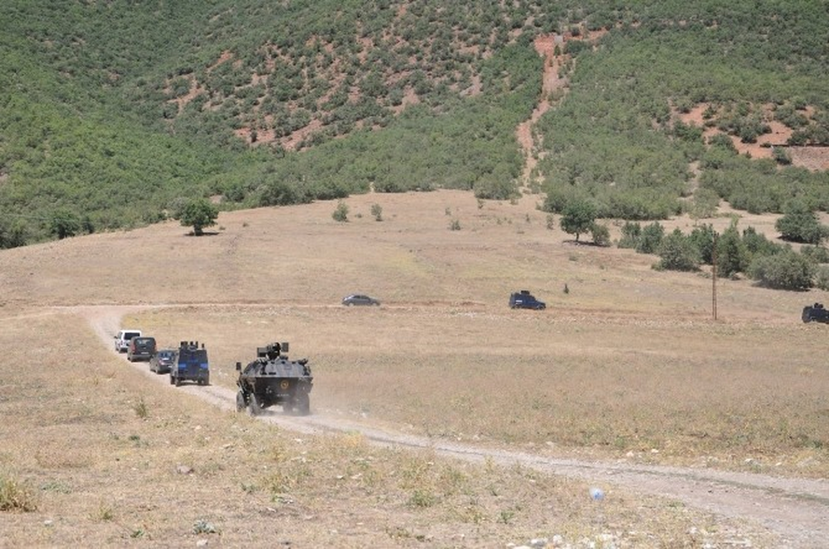 Mahalle Sakinlerinden Yüksek Gerilim Hattı Tepkisi