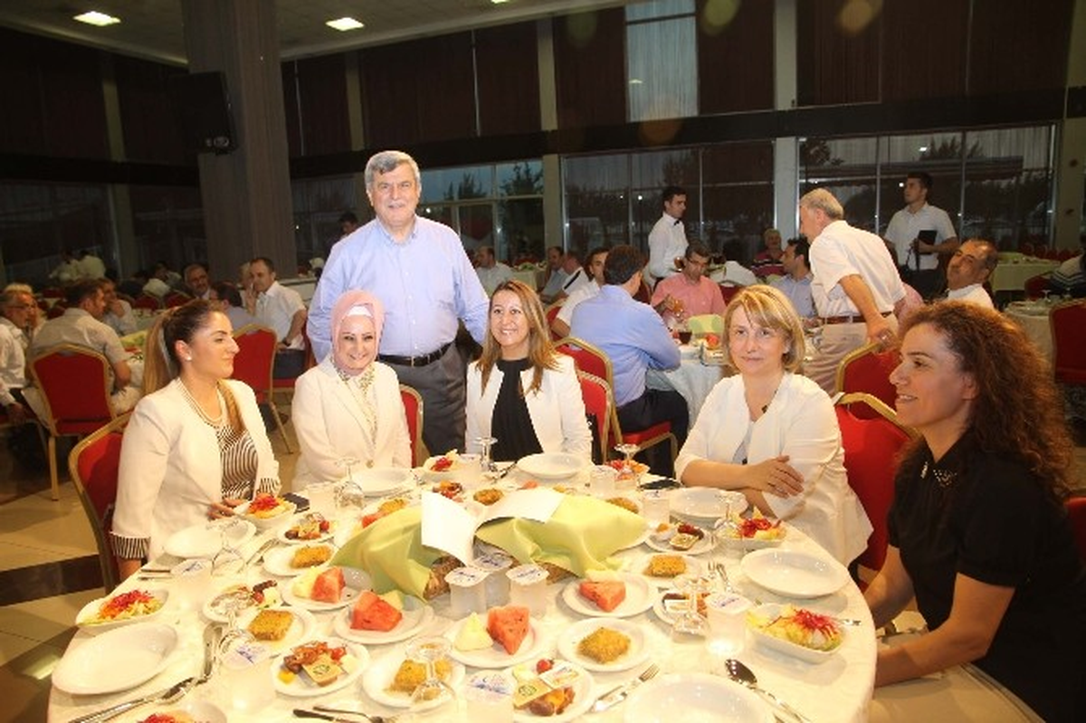 Meclis Üyeleri İftar Yemeğinde Buluştu