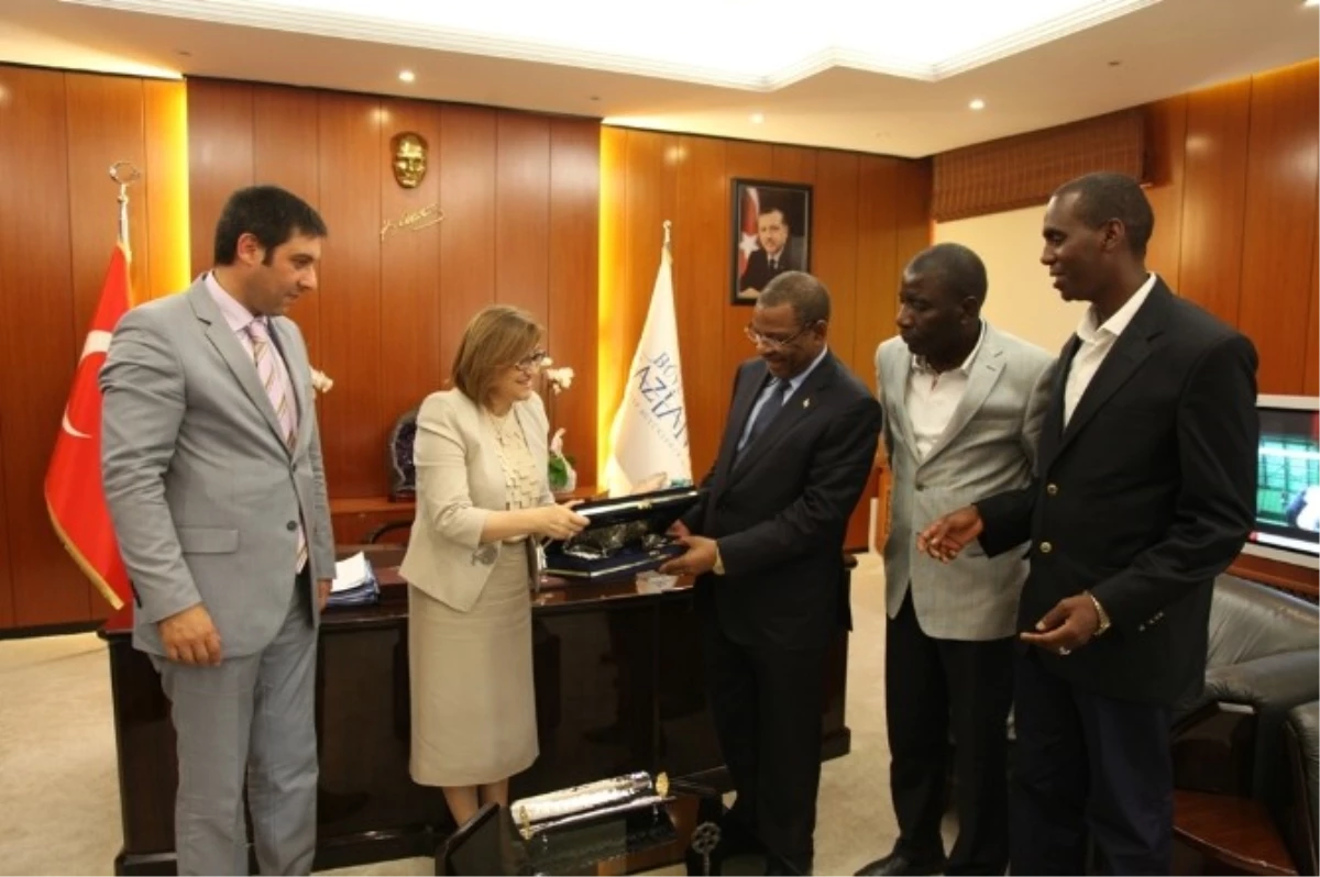 Nijer Büyükelçisinden Başkan Şahin\'e Ziyaret