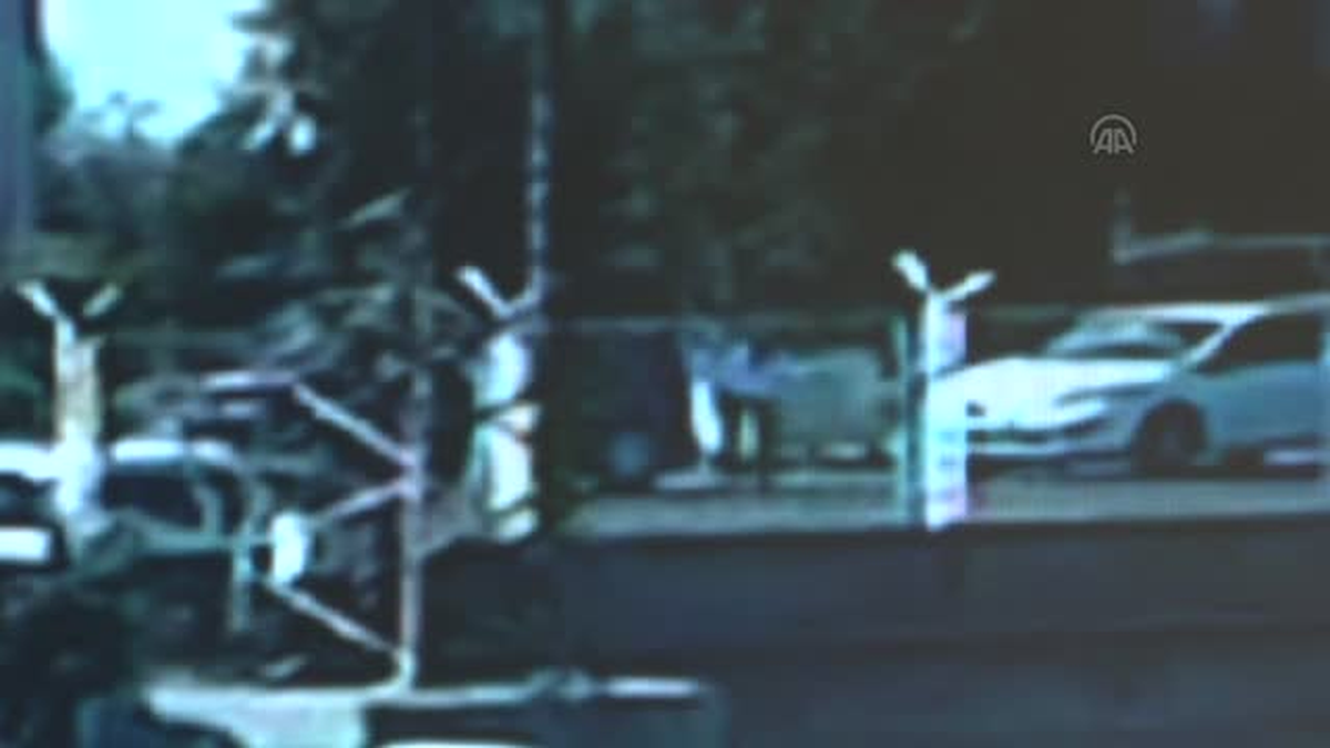 Otomobilden para çaldığı ileri sürülen zanlılar yakalandı -