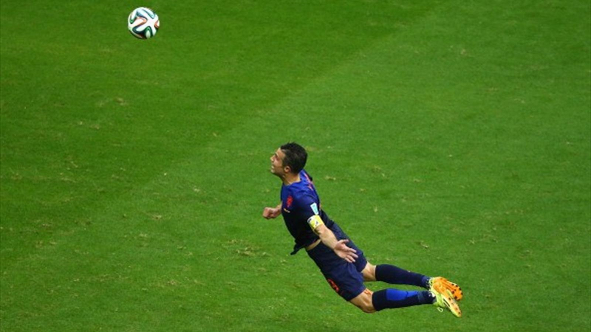Robin Van Persie\'nin İspanya\'ya Attığı Gol Duvarları Süslüyor