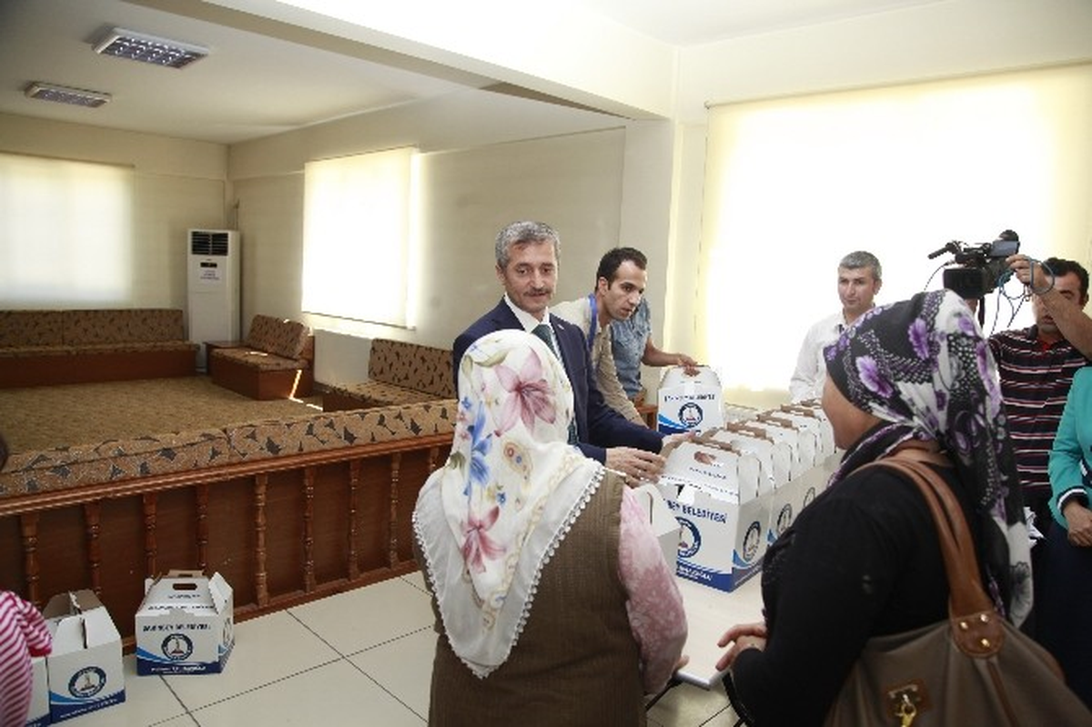 Şahinbey Belediyesi Et Yardımlarına Devam Ediyor