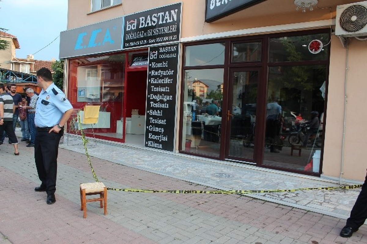 Sakarya\'da Silahlı Kavga: 1 Yaralı