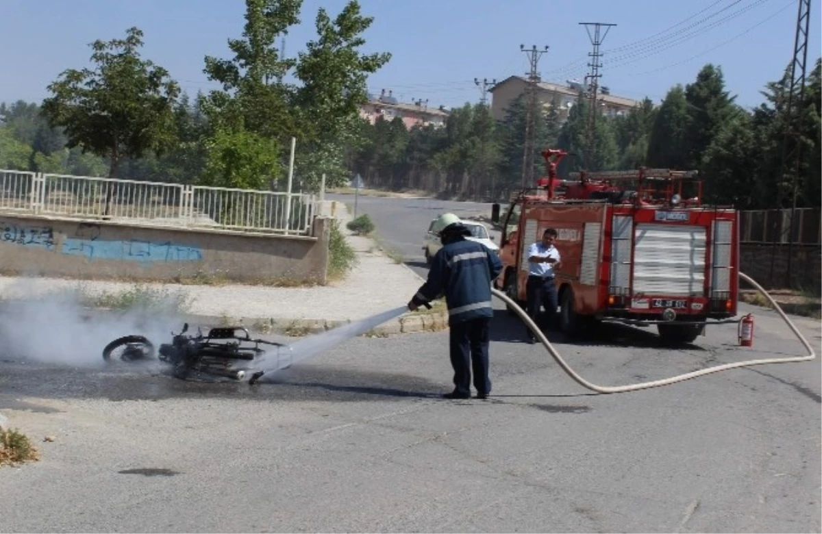 Seydişehir\'de Motorsiklet Yangını