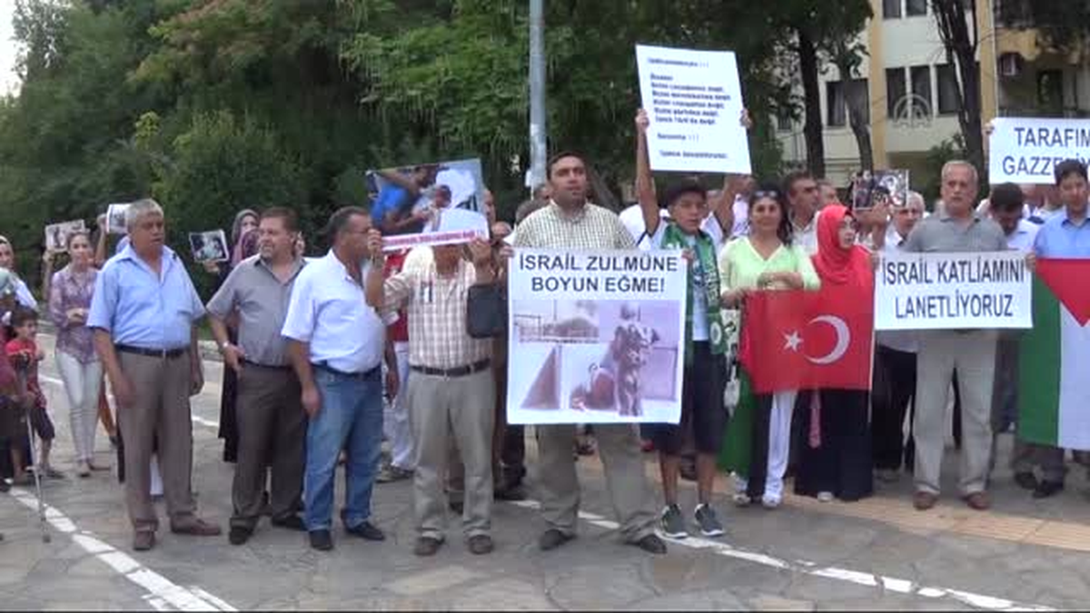 Sivil toplum örgütü üyeleri İsrail\'i protesto etti-