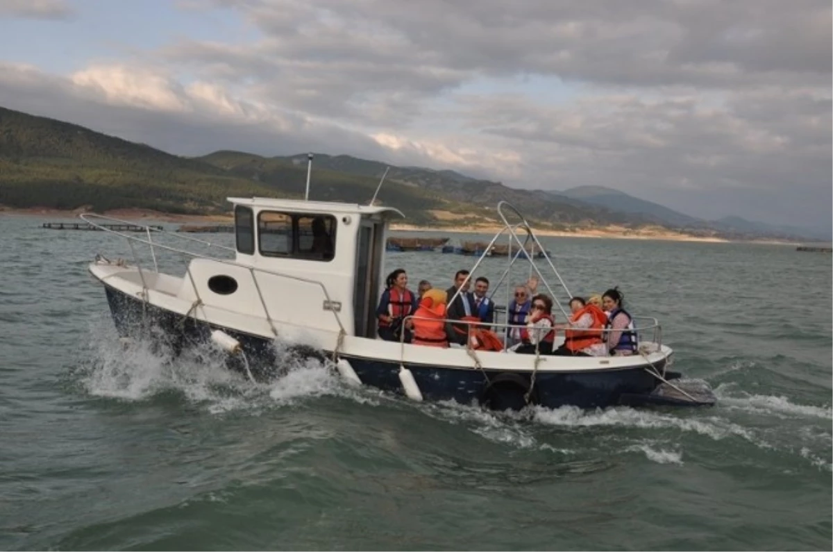 Vali Can, Barajda Tekne Turu Yaptı