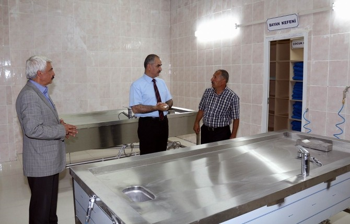 Yukarı Tekke Mezarlığı Bayram Ziyaretlerine Hazırlanıyor