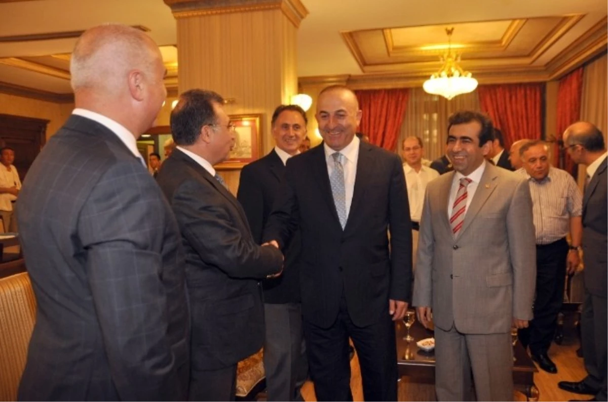 AB Bakanı Çavuşoğlu Fahri Konsoloslar ve İş Adamları ile Buluştu