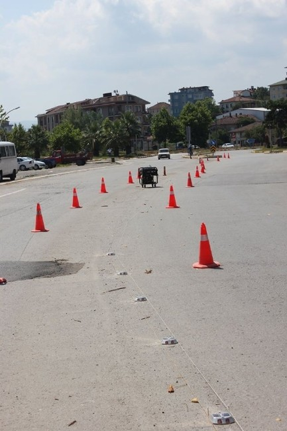 Akçakoca\'da Çınar Caddesi Işıklı Bölünmüş Yol Oluyor