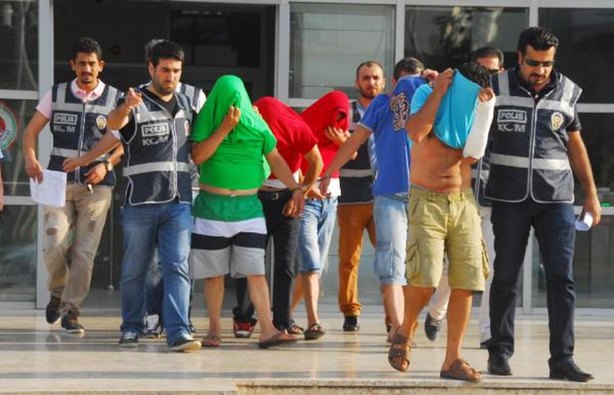 Alanya\'da Sokak Satıcılarına Operasyon