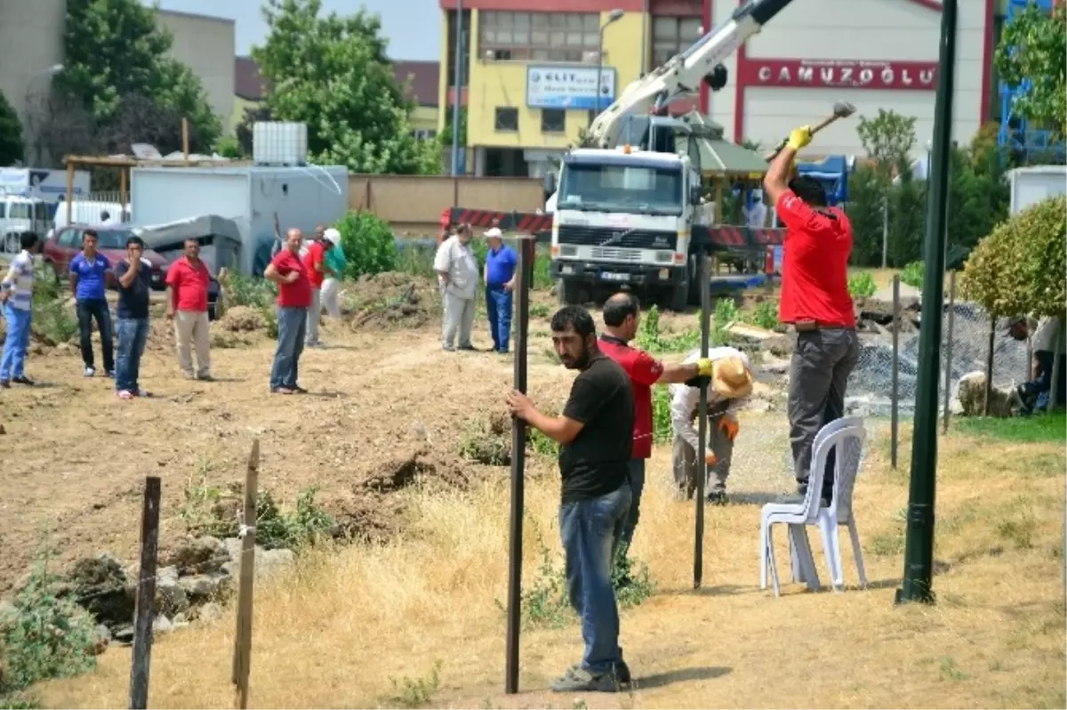 Atölye Sahnesinde Sopalı Kavga: 4 Yaralı