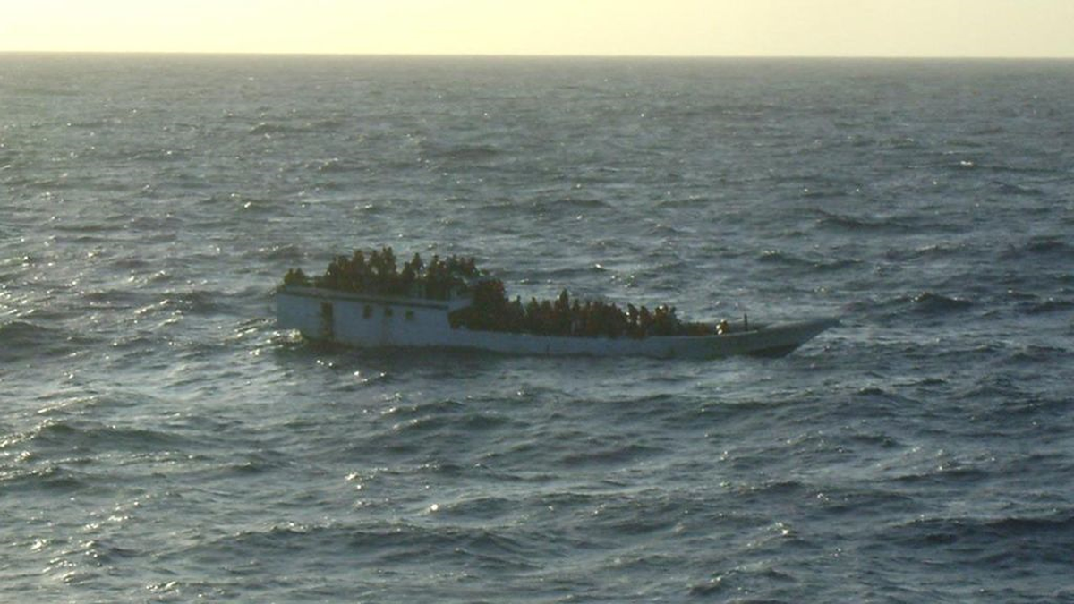 Libya\'da Mültecileri Taşıyan Tekne Battı: 3 Ölü 4 Yaralı