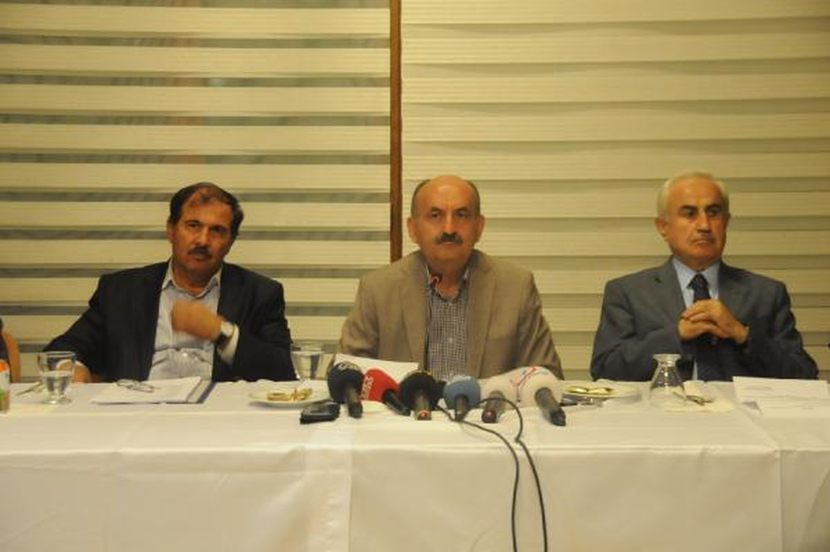 Bakan Müezzinoğlu: İhsanoğlu\'nu Evimize Sevgili mi Alacağız? (2)