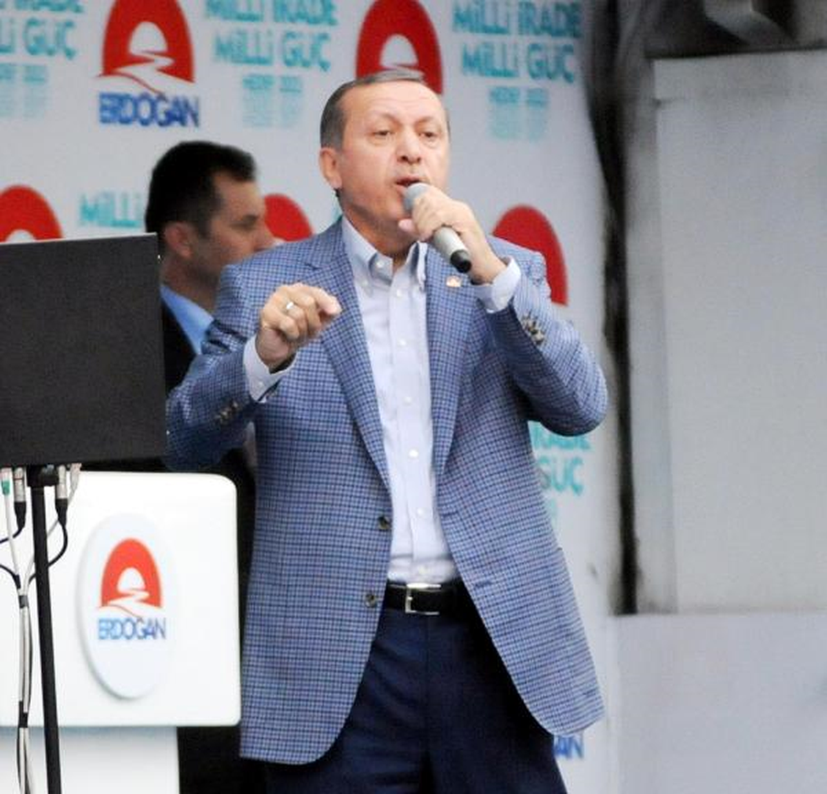 Başbakan Erdoğan : Millet Çankaya\'ya Saksı Seçmiyor (2)