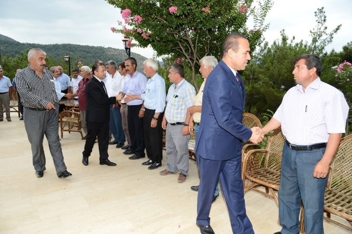 Başkan Sözlü ve Belediye Bürokratları, Kozan\'ın Muhtarlarını Dinledi