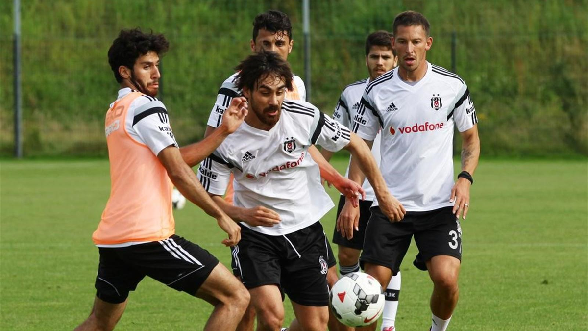 Beşiktaş\'ın Kadrosu Şekilleniyor | İşte Bilic\'in Tercihleri