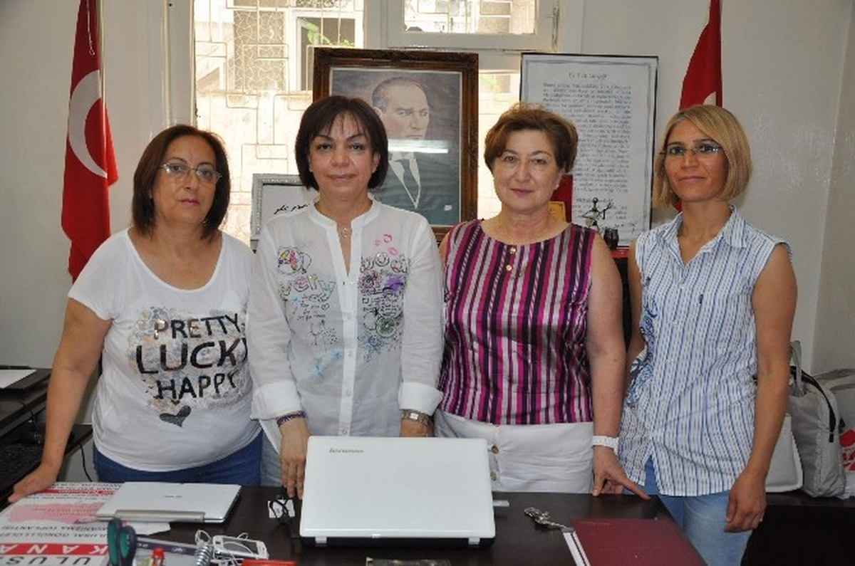 Cumhuriyet Kadınları Derneği Ortak Basın Açıklaması Yaptı