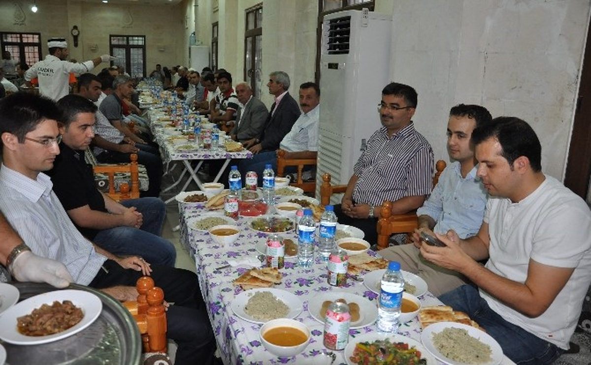 Derik Müftülüğünden İftar Yemeği