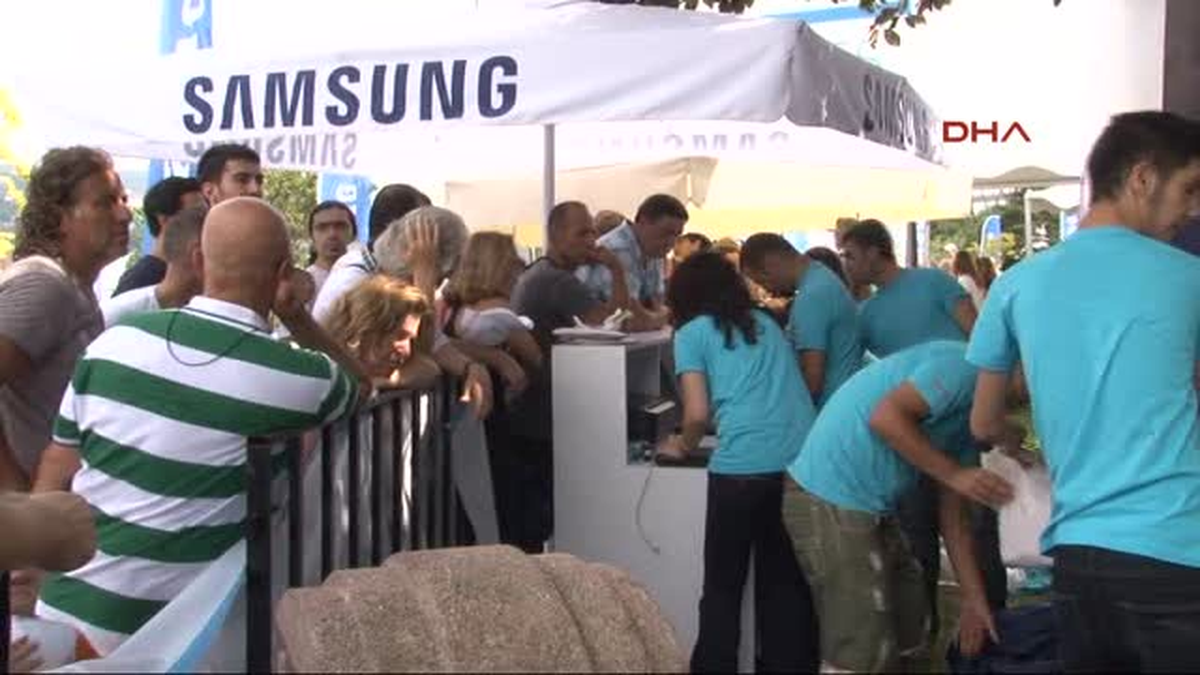 Eski Olimpiyat Şampiyonu İstanbul Boğazı\'nda Yüzdü