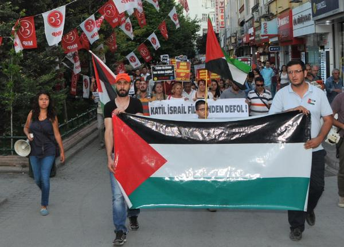 Eskişehir\'de İsrail\'i Protesto Yürüyüşü