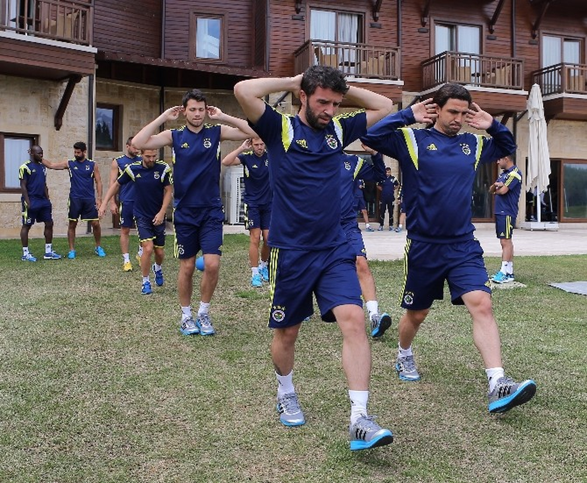 Fenerbahçe Yeni Sezon Hazırlıklarını Sürdürüyor