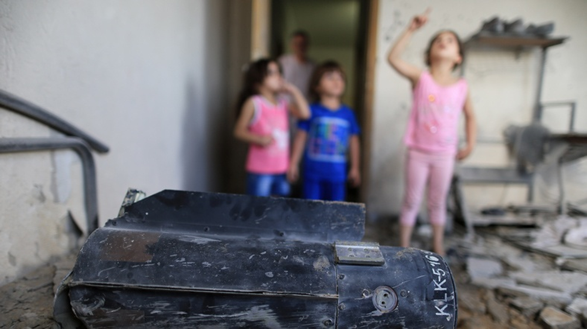 Gazzeli Aile Bombadan Kıl Payı Kurtuldu