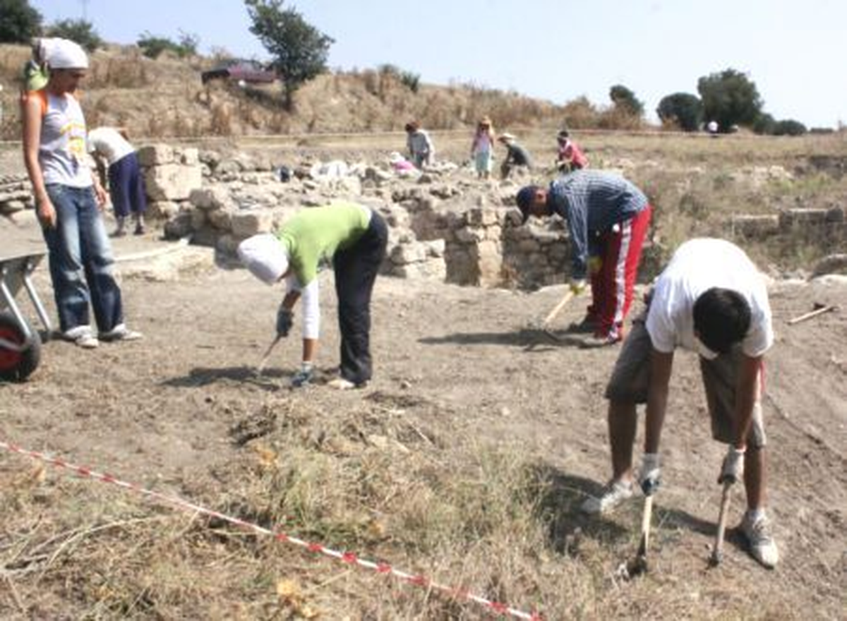 Hadrianaupolis Antik Kenti\'ndeki Kazı Çalışmaları