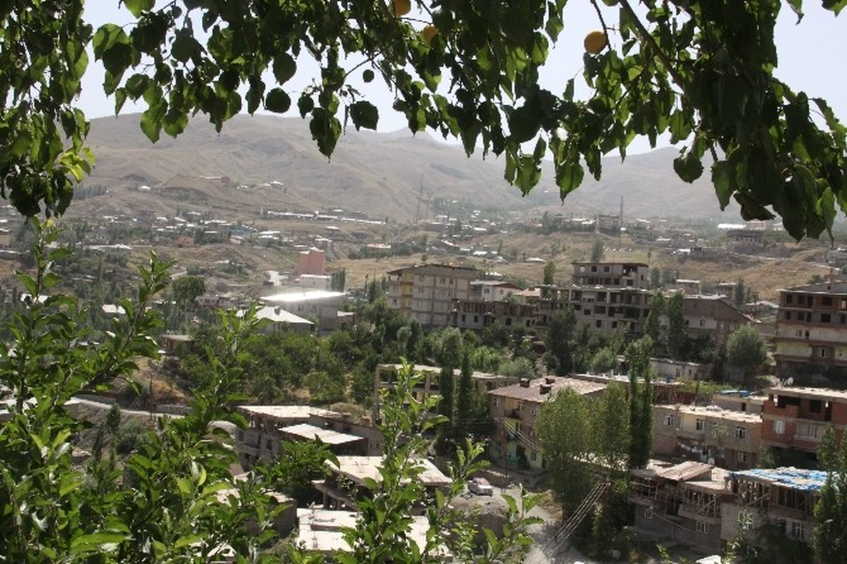 Hakkari\'deki Kiralar Esnafın Belini Büktü